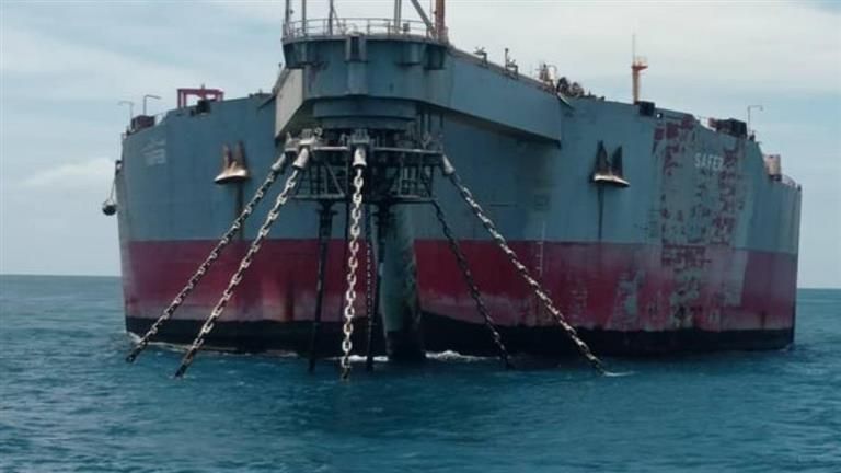 إيران تحتجز ناقلة نفط أجنبية بسبب تهريب مليوني لتر وقود في خليج عمان