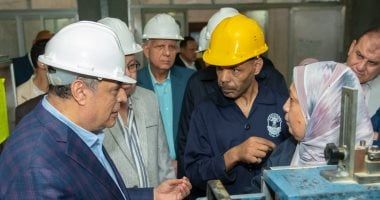 وزير الانتاج الحربي يتفقد شركة أبى قير للصناعات الهندسية