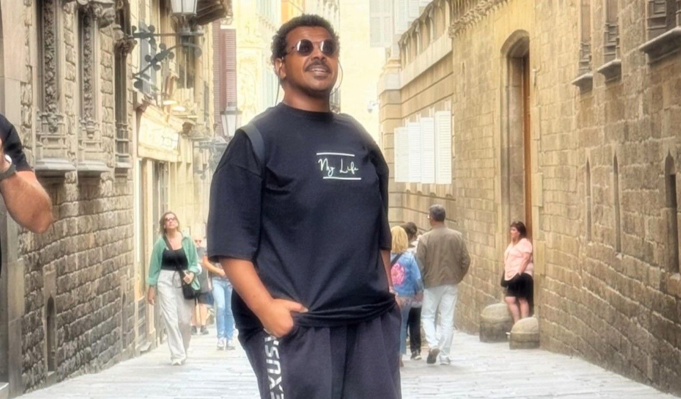 محمد الحملي يكشف عن مسرحية "الخطر معهم"