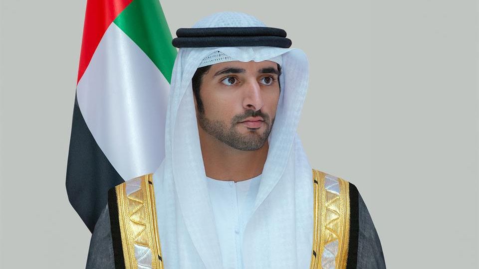 الامارات | حمدان بن محمد يطلق أول تصنيف عالمي لتعزيز الشفافية في البحث بين الإنسان والآلة