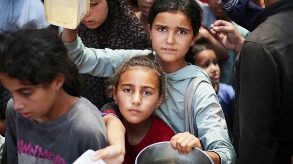 «الأونروا»: واحد من كل 10 أطفال يعاني سوء تغذية في غزة