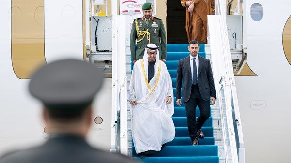 رئيس الدولة يصل إلى تركيا في زيارة دولة