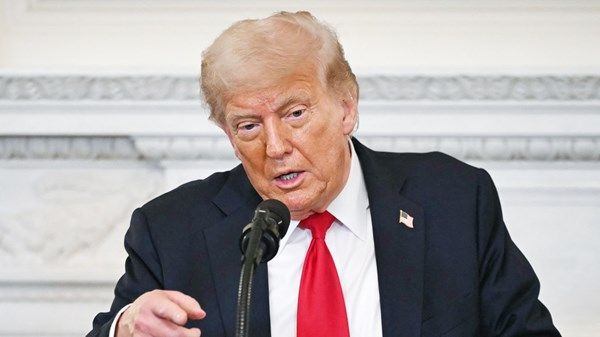 ترامب يجدد دعوته إلى خفض أسعار الفائدة