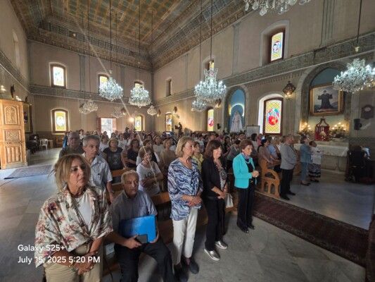 رعية بقاعكفرا خصصت يوم الثلاثاء من أسبوع الاحتفال بعيد القديس شربل لتكريم القربان الأقدس