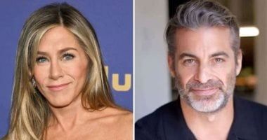 جينيفر أنيستون تلمّح إلى علاقة حب بعد رحلة رومانسية مع جيم كيرتس