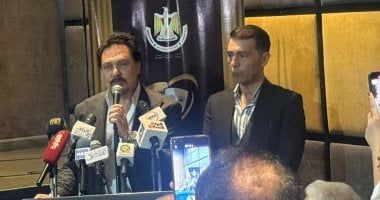 محمد رياض: الدورة الحالية من المهرجان القومى للمسرح ستكون الأخيرة لى