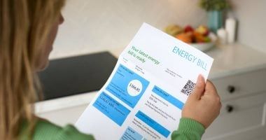 فاينانشال تايمز: ارتفاع حاد فى مديونية الأسر البريطانية بسبب فواتير الطاقة