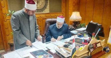 وكيل الأزهر يعتمد نتيجة اختبارات رواق الخط العربي والزخرفة بالمحافظات