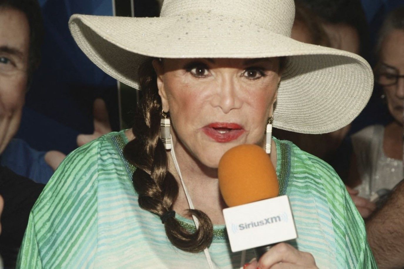 وفاة كوني فرانسيس صاحبة أغنية Pretty little Baby عن عمرٍ يناهز 87 عاماً