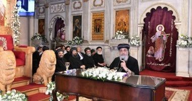 البابا تواضروس يكرّم أوائل الشهادة الإعدادية عقب عظته الأسبوعية بالإسكندرية