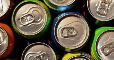 مشروبات الطاقة وإصابات العظام.. لماذا تعد الحموضة أكثر خطورة من الكافيين؟