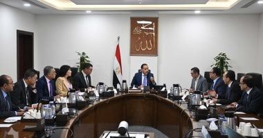رئيس الوزراء يتابع الإجراءات التنفيذية لمشروع "مبنى 4" بمطار القاهرة