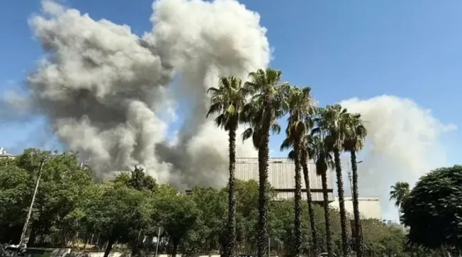 بعد غارات عنيفة ...أول رد سوري رسمي بعد قصف إسرائيل للقصر الرئاسي ومؤسسات الدولة