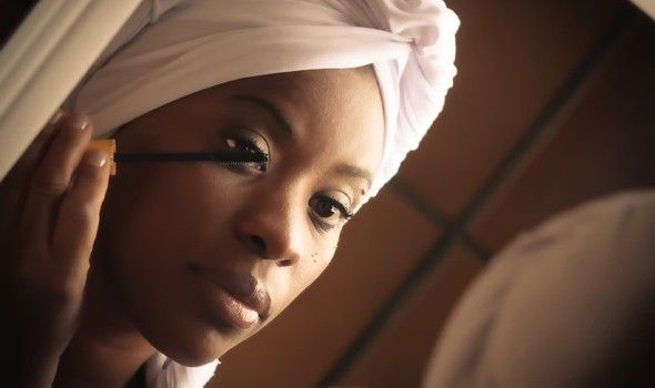 نصائح مفيدة للعناية بالبشرة عند وضع المكياج