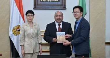 بحث التعاون بين جامعة القاهرة وجامعة جيجيانغ الصينية فى مجالات البحث العلمى