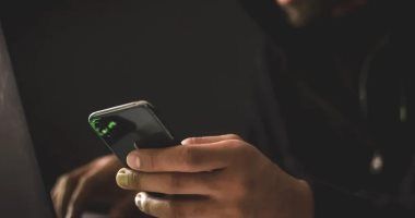 تكنولوجيا: قبل إصلاح هاتفك.. خطوات أساسية لحماية بياناتك وخصوصيتك