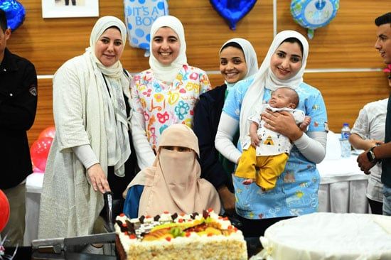 قصة نجاح نادرة.. مستشفى الناس تحتفل بـ«سبوع» الطفل يحيي بعد ولادته بمعجزة إلهية