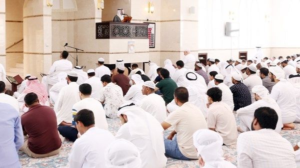 خطباء الجمعة يدعون إلى التمسك بعهد الاتحاد ومبادئه