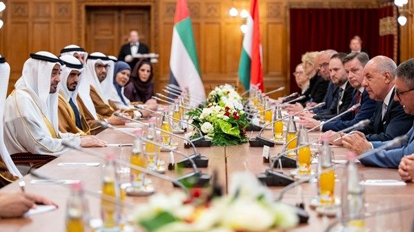 رئيس الدولة: نؤكد حرص الإمارات على مواصلة بناء جسور التعاون التنموي مع المجر
