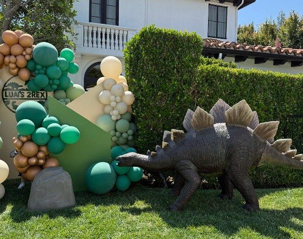 بالصور- ليندسي لوهان وزوجها العربيّ يحتفلان بمناسبة سعيدة غيّرت حياتهما