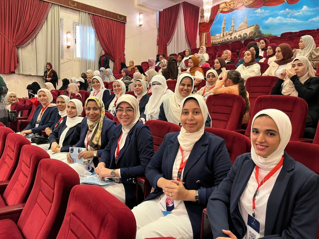 قسم العلاقات العامة والإعلان يناقش مشروعات تخرج دفعة 2025 بكلية الإعلام بنات جامعة الأزهر
