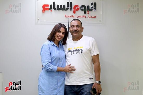 ”الخليج 365” يستقبل المطربة حنين الشاطر للاحتفال بطرح أول ألبوماتها "بياع كلام".. صور