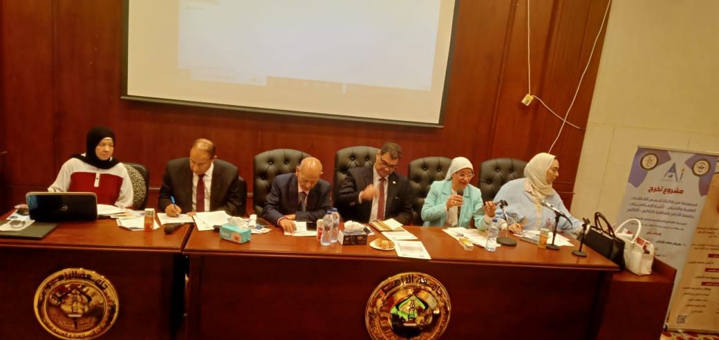 قسم العلاقات العامة والإعلان يناقش مشروعات تخرج دفعة 2025 بكلية الإعلام بنات جامعة الأزهر