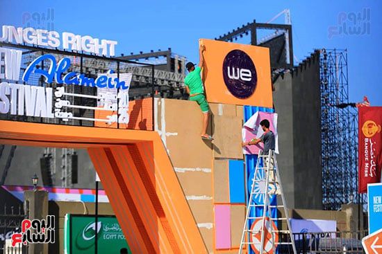 اللمسات الأخيرة لتجهيزات الشركة المتحدة لانطلاق مهرجان العلمين 3