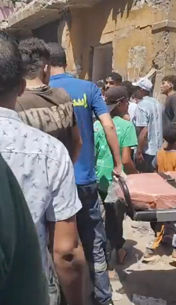 استكمال عمليات البحث عن مفقودين بعقار شبرا المنهار