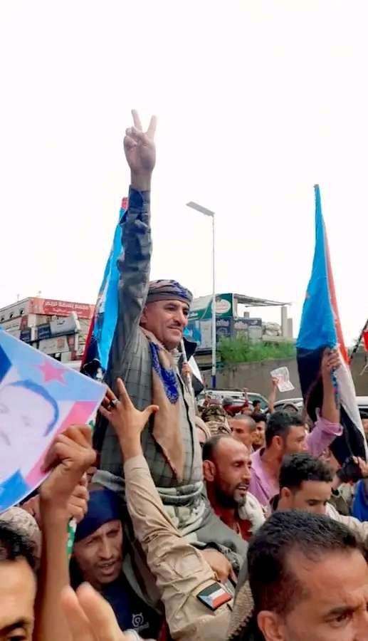 خالد بن سلمان يتحدث عن طرف ثالث في الجنوب