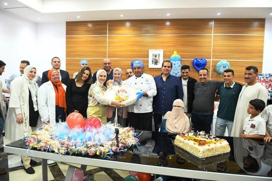 قصة نجاح نادرة.. مستشفى الناس تحتفل بـ«سبوع» الطفل يحيي بعد ولادته بمعجزة إلهية