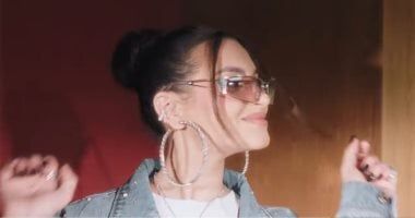 كارمن سليمان تطرح أحدث أغانيها بعنوان الدنيا رايقة بتوقيع مصطفى جاد