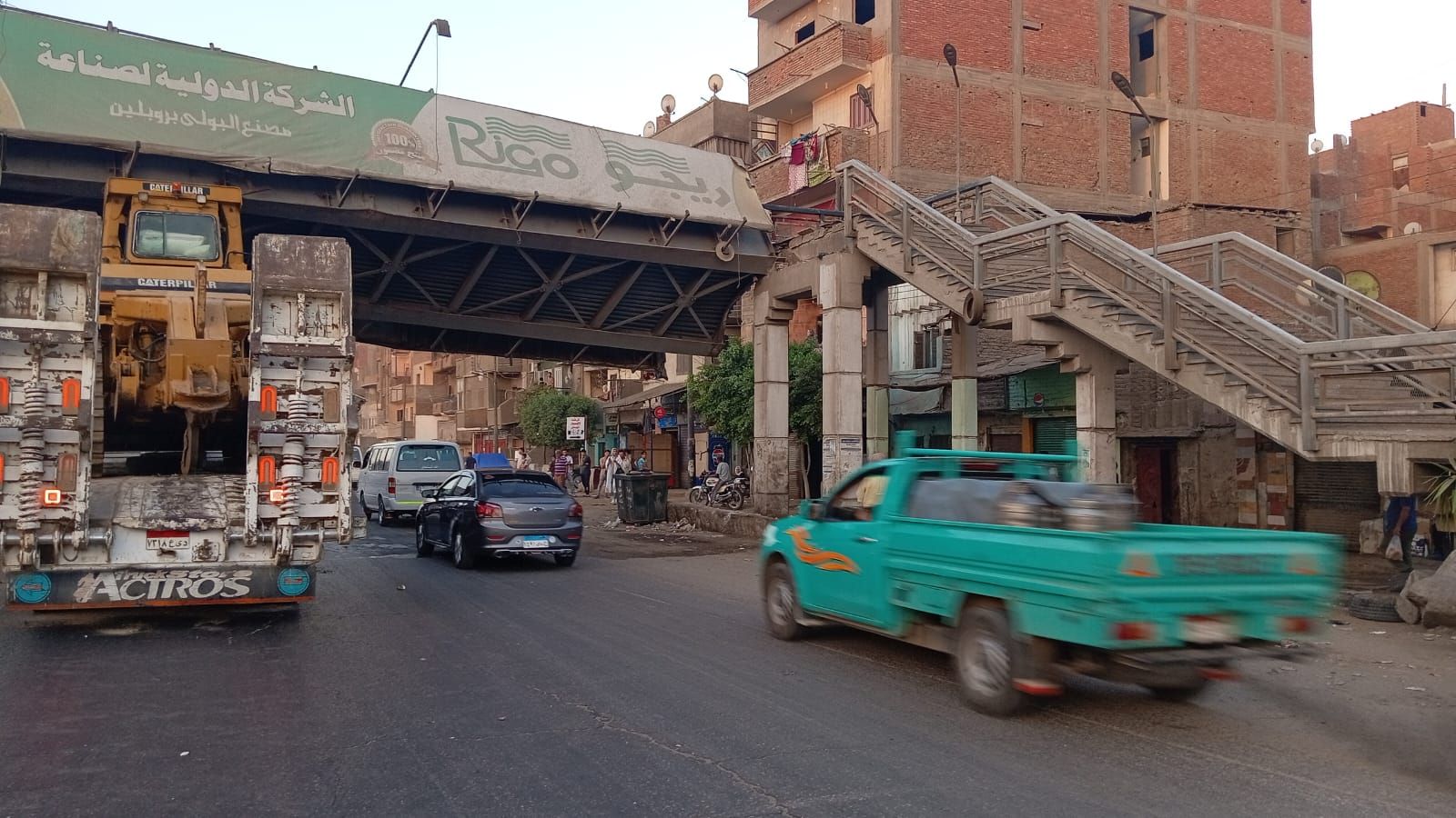 وزارة النقل: اصطدام تريلا بكوبرى مشاه بالطريق الزراعى دون إصابات