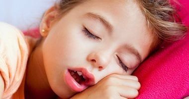 أسباب التهاب وتضخم اللحمية عند الأطفال وطرق العلاج