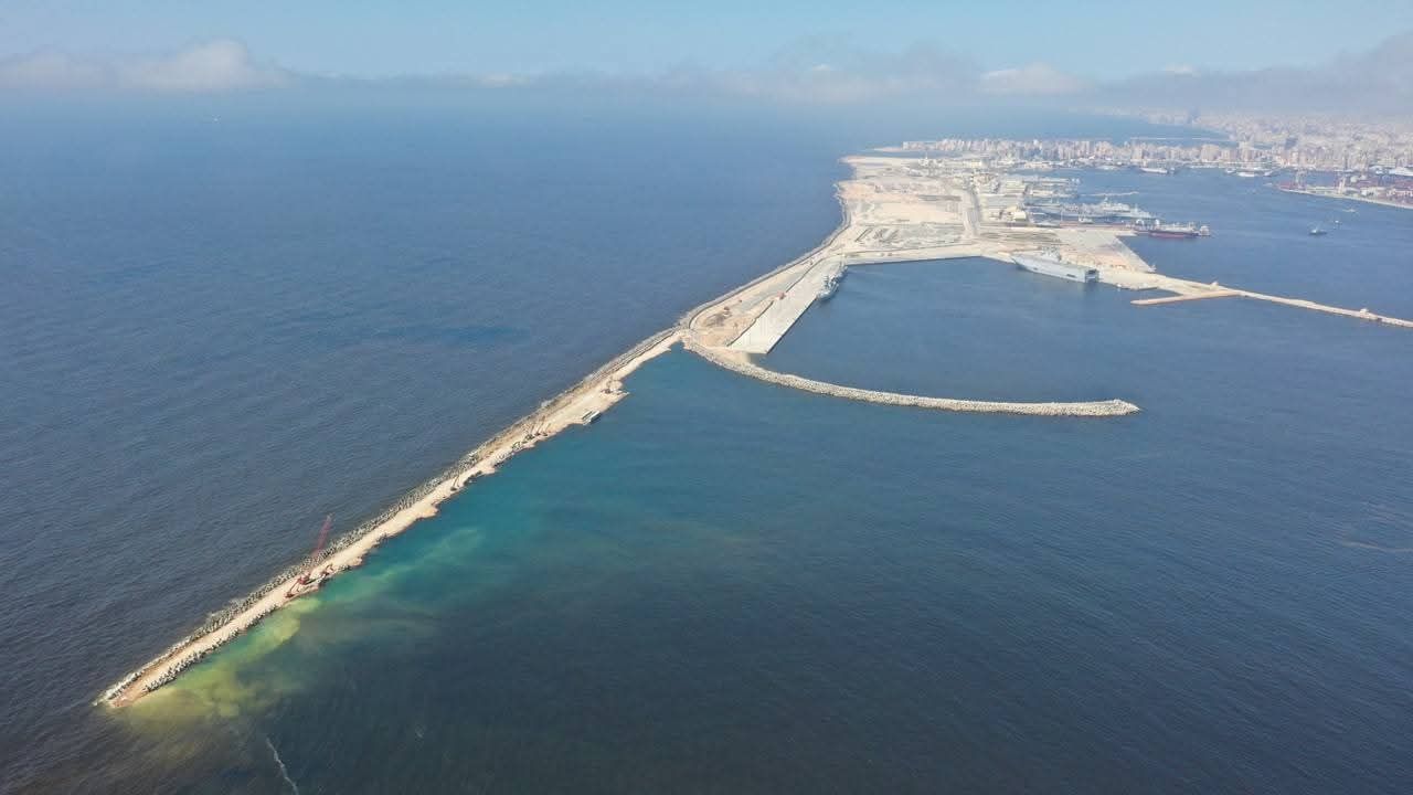 شاهد مشروع حواجز أمواج ميناء الإسكندرية الكبير.. صور