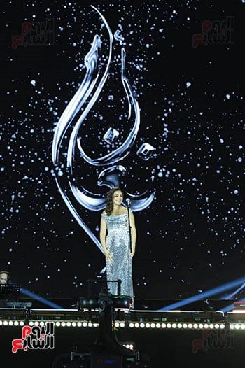 الجمهور يطلب من أنغام "أكتبلك تعهد".. والفنانة تمازحهم: تموتوا فى النكد.. صور