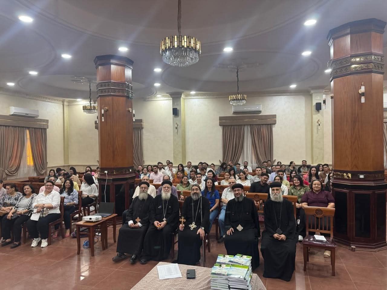إيبارشية المنصورة تختتم كورس المقبلين على الزواج بحضور الأنبا أكسيوس