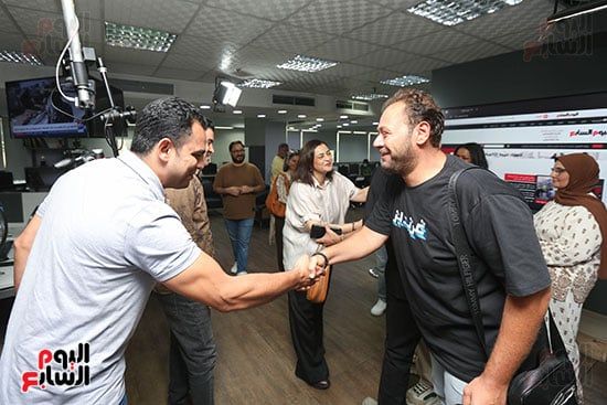 صناع عمل مسلسل فات الميعاد فى جولة باليوم السابع قبل ندوة تكريمهم.. صور