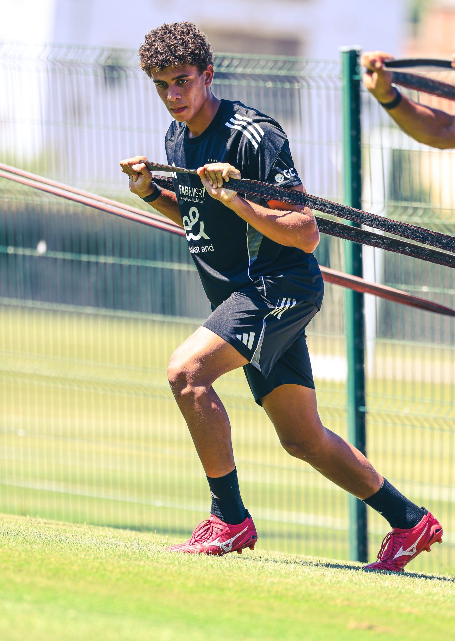 الأهلي يخوض مرانه فى ثاني أيام معسكر تونس.. صور