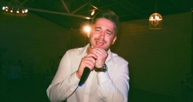 طالع الأبراج: اليوم العالمى للكاريوكى.. 5 أبراج بتحب تغنى حتى لو صوتها مش حلو