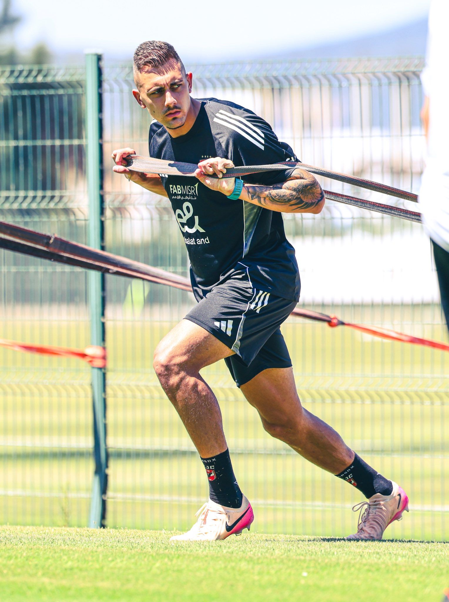 الأهلي يخوض مرانه فى ثاني أيام معسكر تونس.. صور