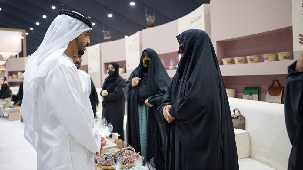 حمدان بن زايد يزور مهرجان ليوا للرطب في دورته الـ21