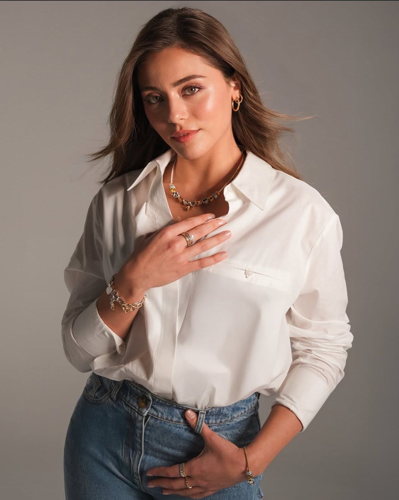 ممثّلة تركيّة تتوَّج بلقب “أجمل امرأة على قيد الحياة لعام ٢٠٢٥” للمرّة الثّالثة