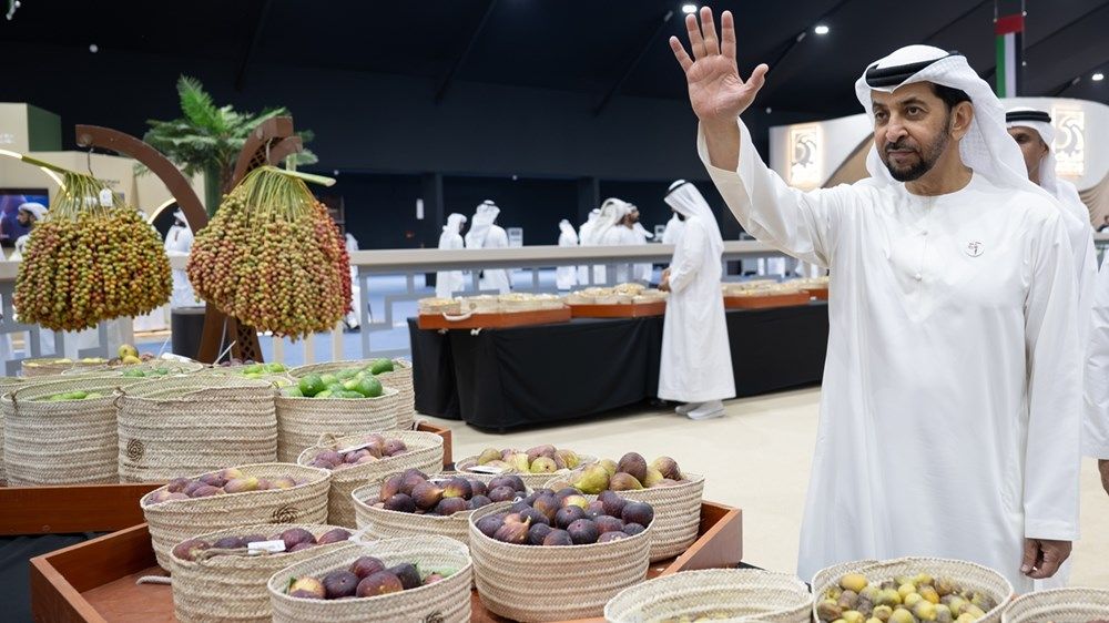 حمدان بن زايد يزور مهرجان ليوا للرطب في دورته الـ21