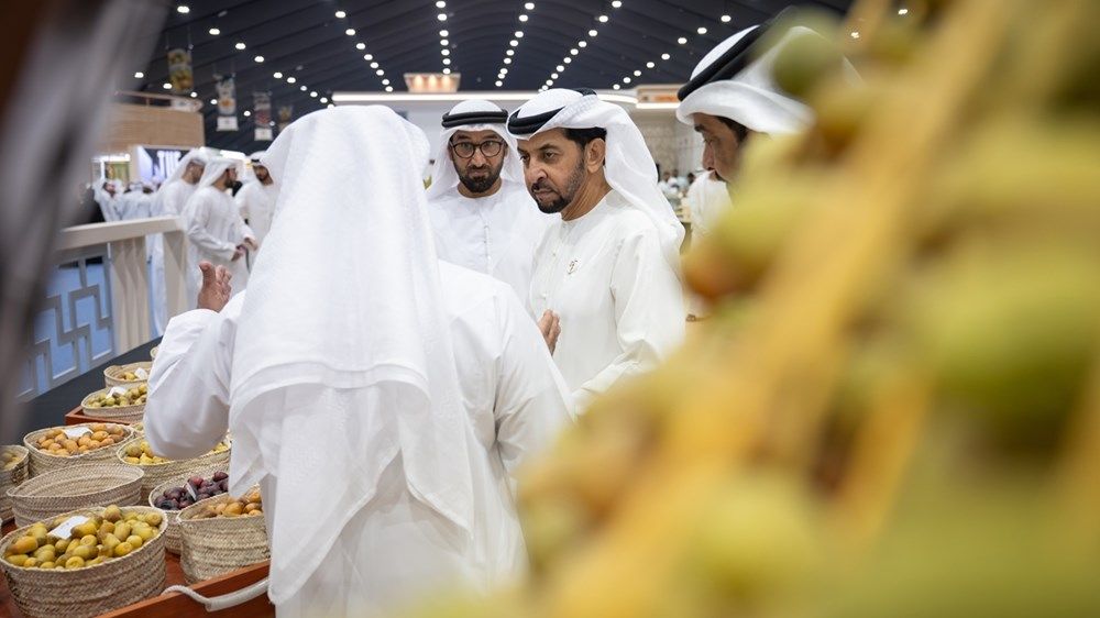 حمدان بن زايد يزور مهرجان ليوا للرطب في دورته الـ21