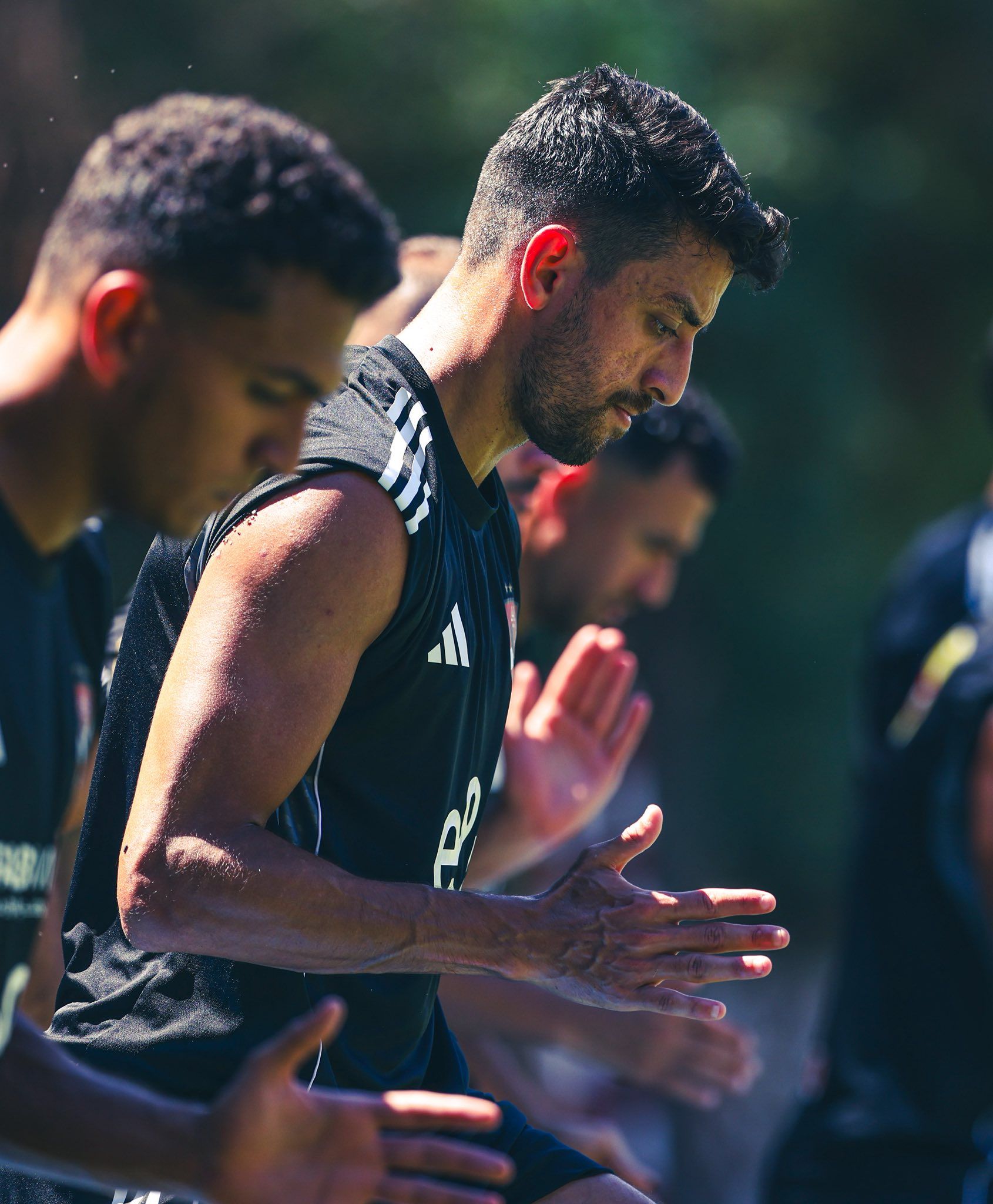 الأهلي يخوض مرانه فى ثاني أيام معسكر تونس.. صور