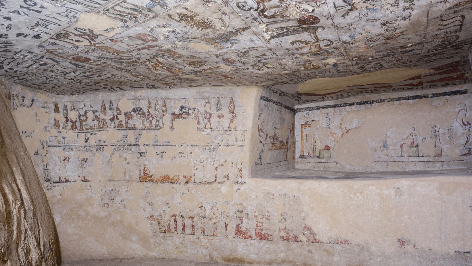 مقبرة الأخوين بسوهاج.. مناظر فلكية وزخارف جنائزية تنبض بالحياة بعد الترميم (صور)