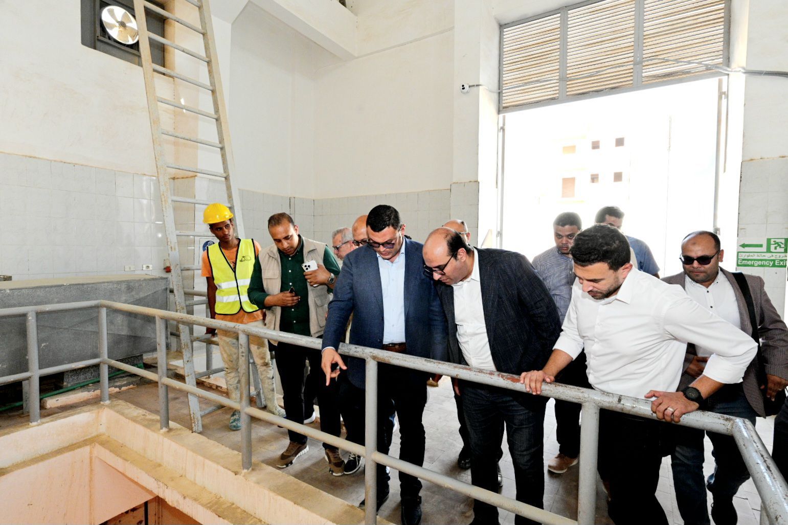 وزير الإسكان يتفقد وحدات "سكن لكل المصريين" ومحطة صرف صحي بمدينة حدائق أكتوبر