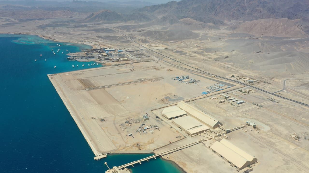 شاهد تجهيز المحطة متعددة الأغراض سفاجا 2 بميناء سفاجا البحري