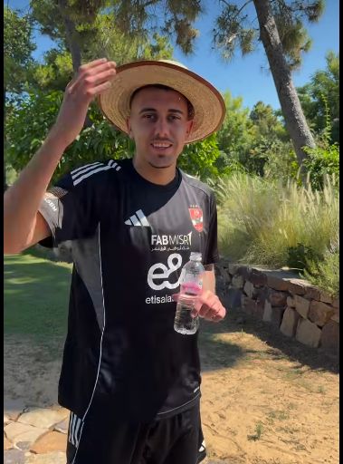 لاعبو الأهلي يرتدون "البرنيطة" فى معسكر الفريق بتونس.. صور